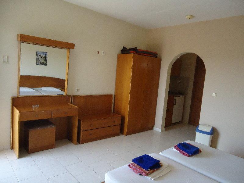 Hotel de apartamente Lyristis Dinos &