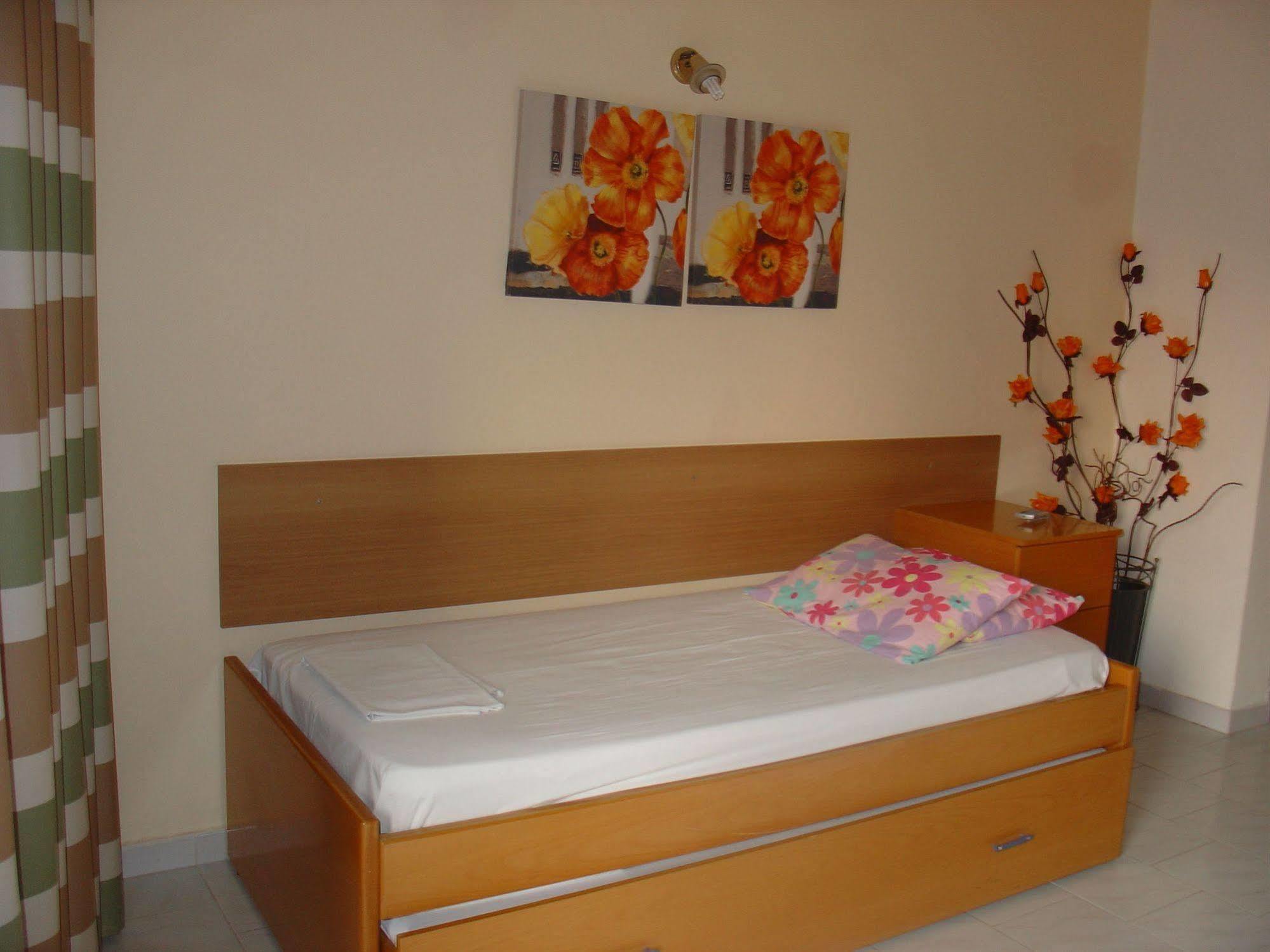 Hotel de apartamente Lyristis Dinos &