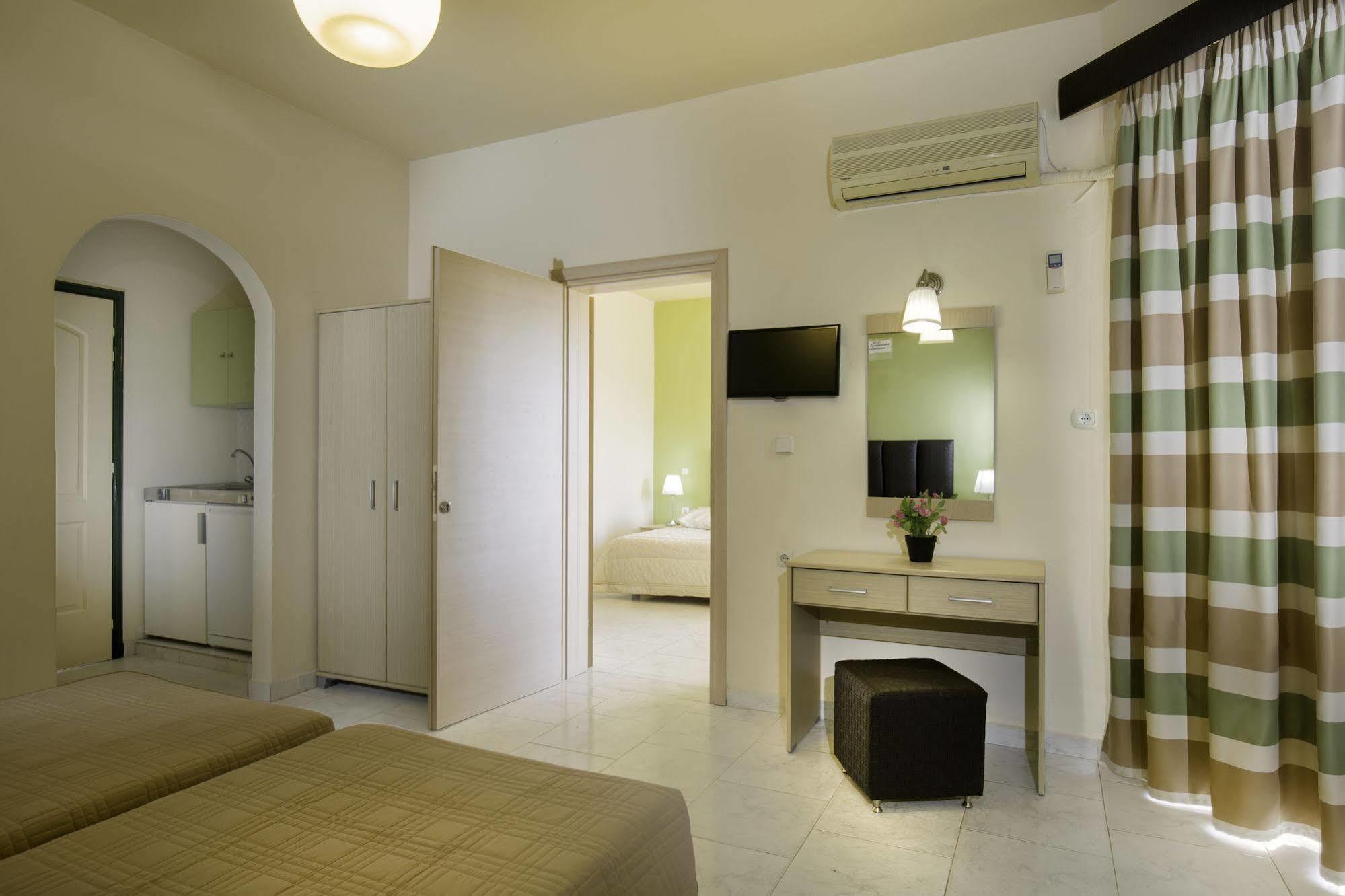 Hotel de apartamente Lyristis Dinos &