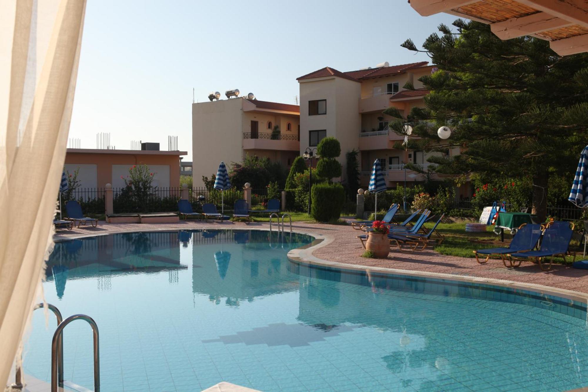 Aparthotel Lyristis Dinos & 3*