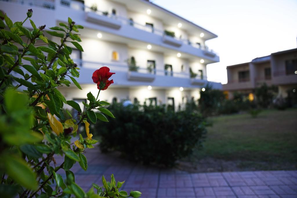 Aparthotel Lyristis Dinos & Faliraki