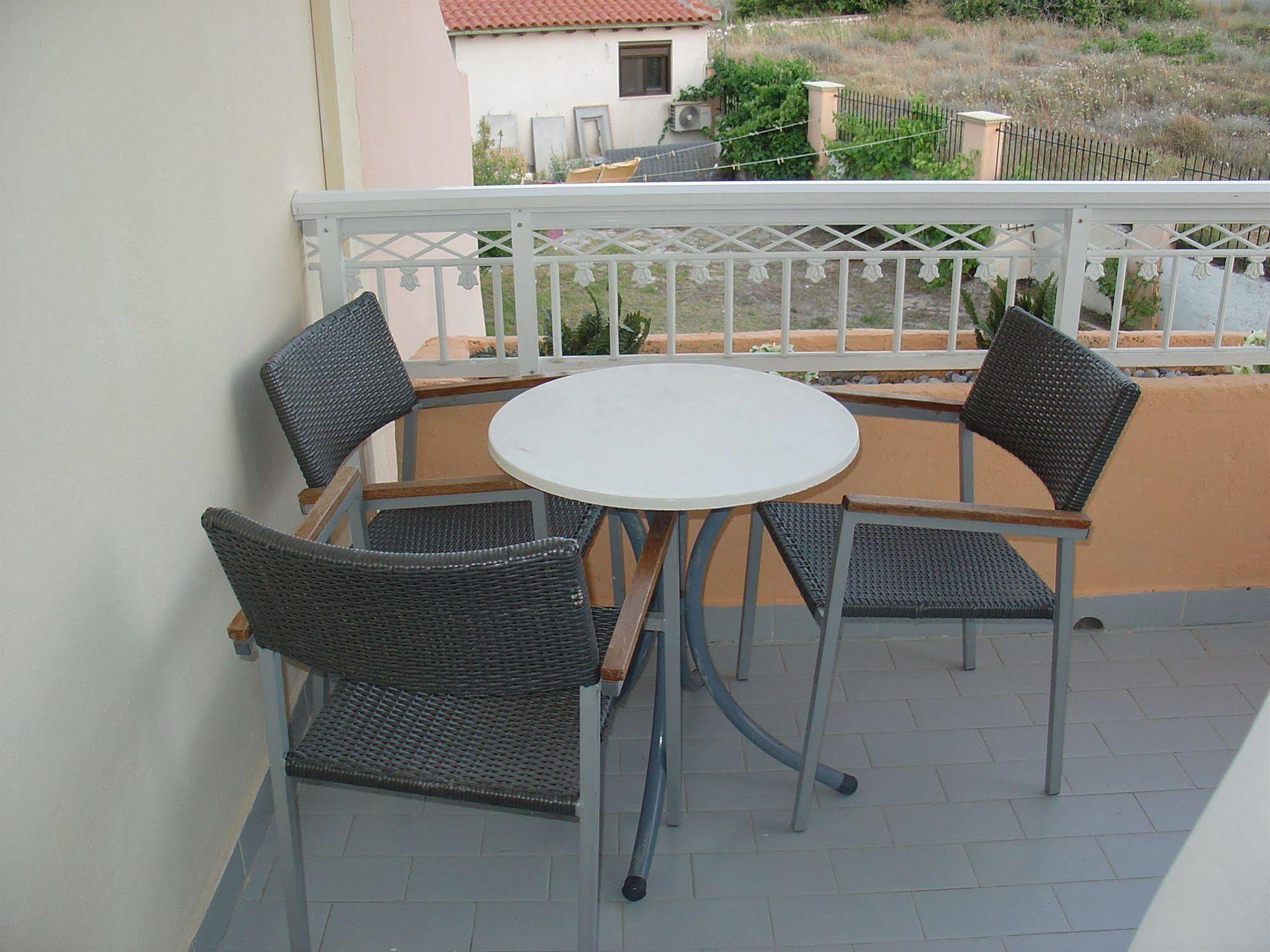 Lyristis Dinos & Lejlighedshotel Faliraki