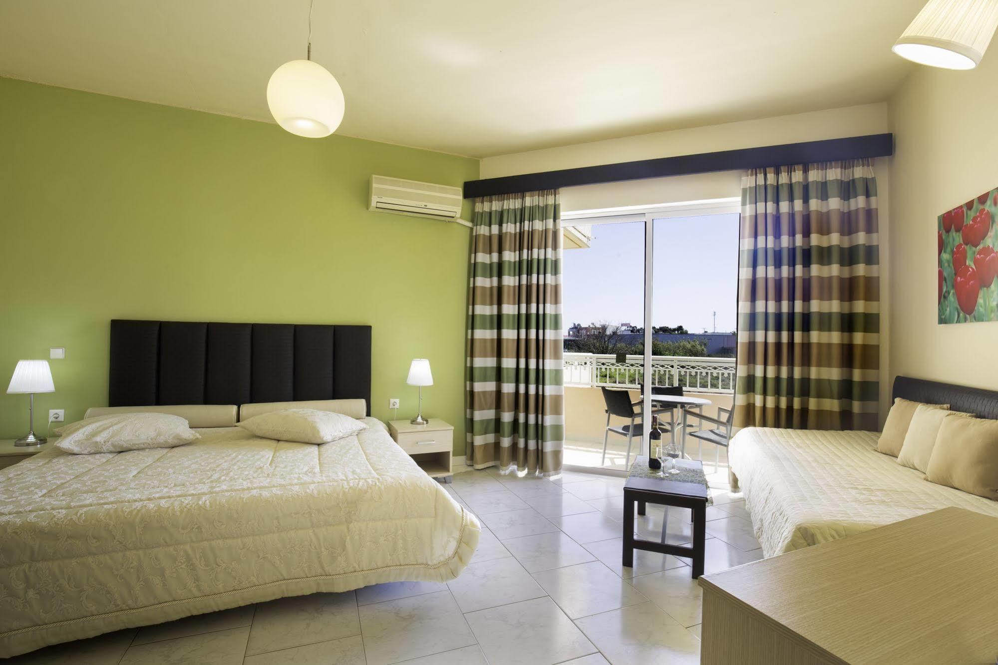Aparthotel Lyristis Dinos & 3*