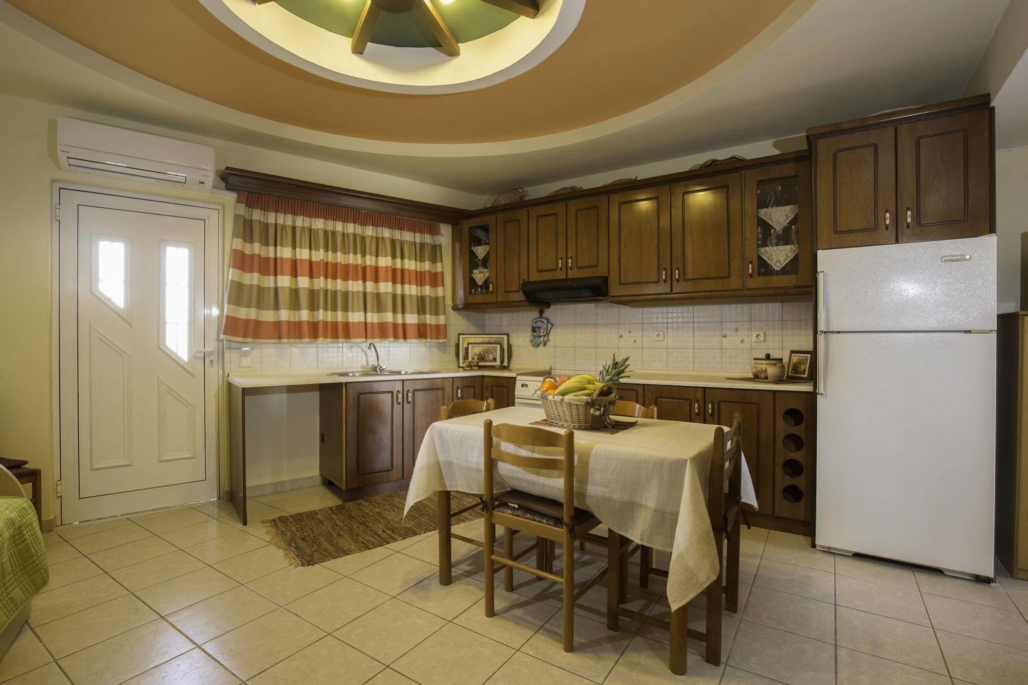Aparthotel Lyristis Dinos &