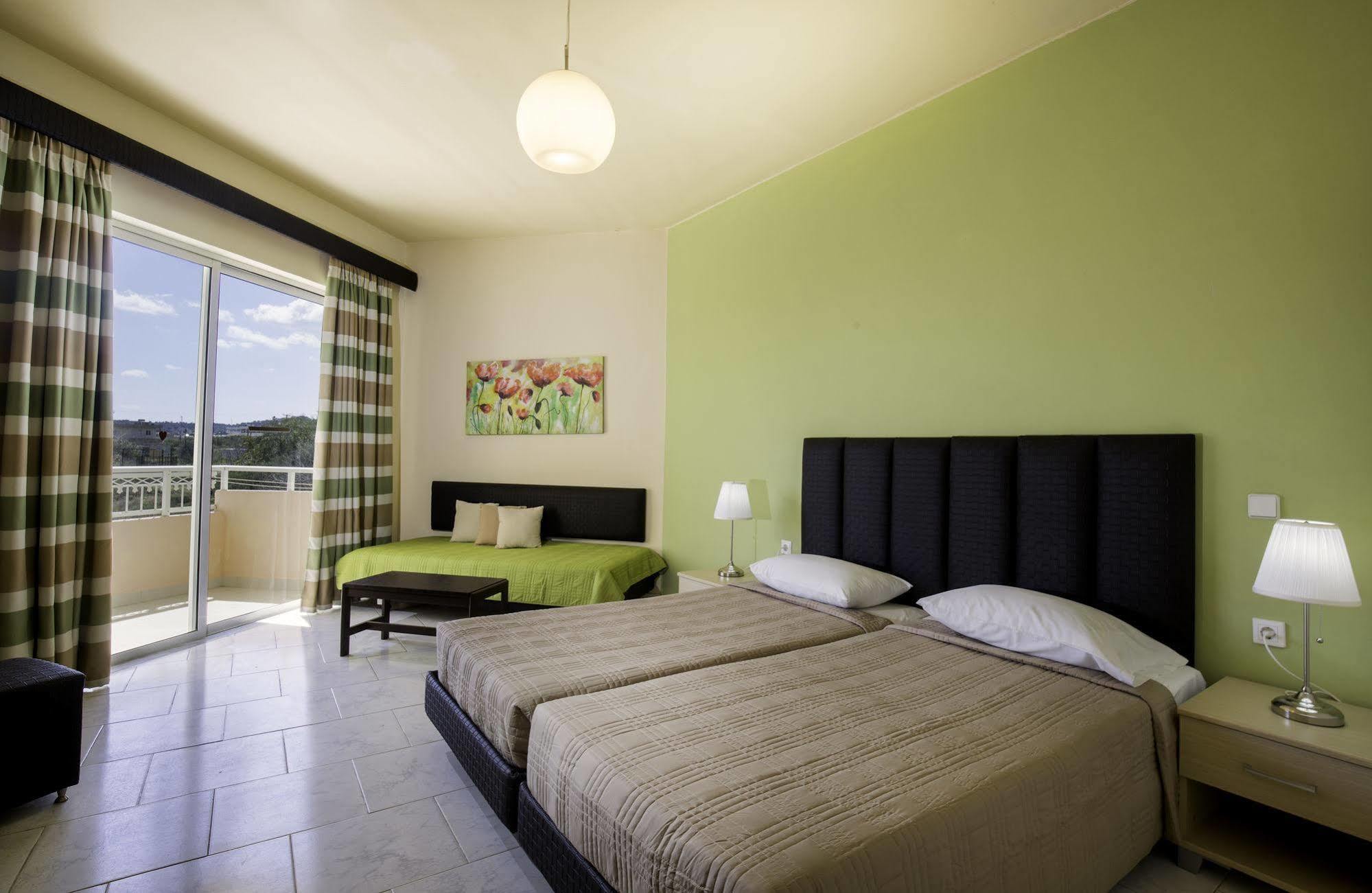 Aparthotel Lyristis Dinos & 3*