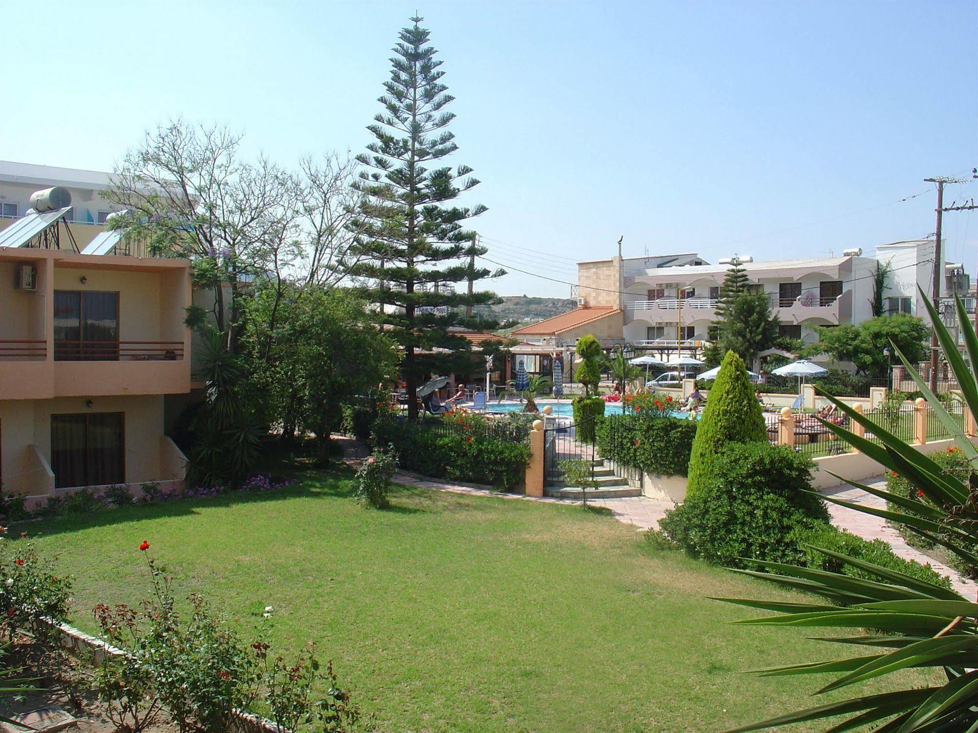 Lyristis Dinos & Aparthotel 3*